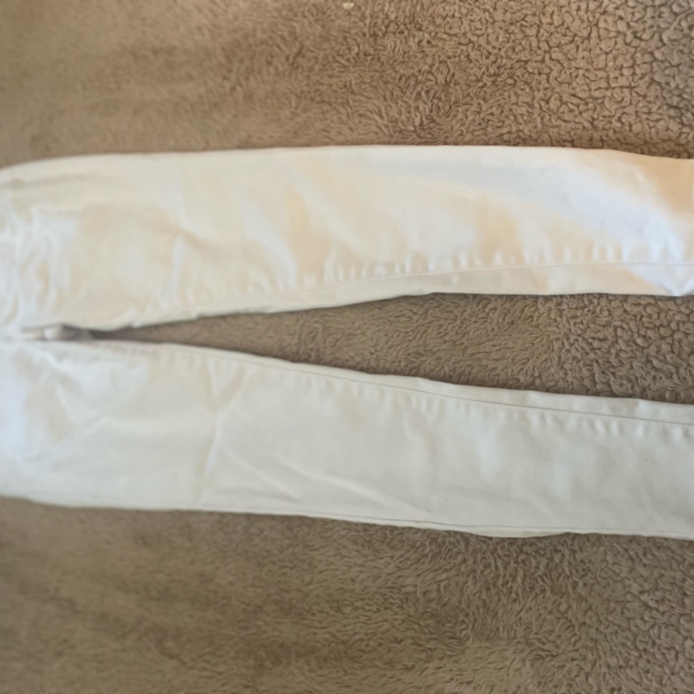 White skinny jeans